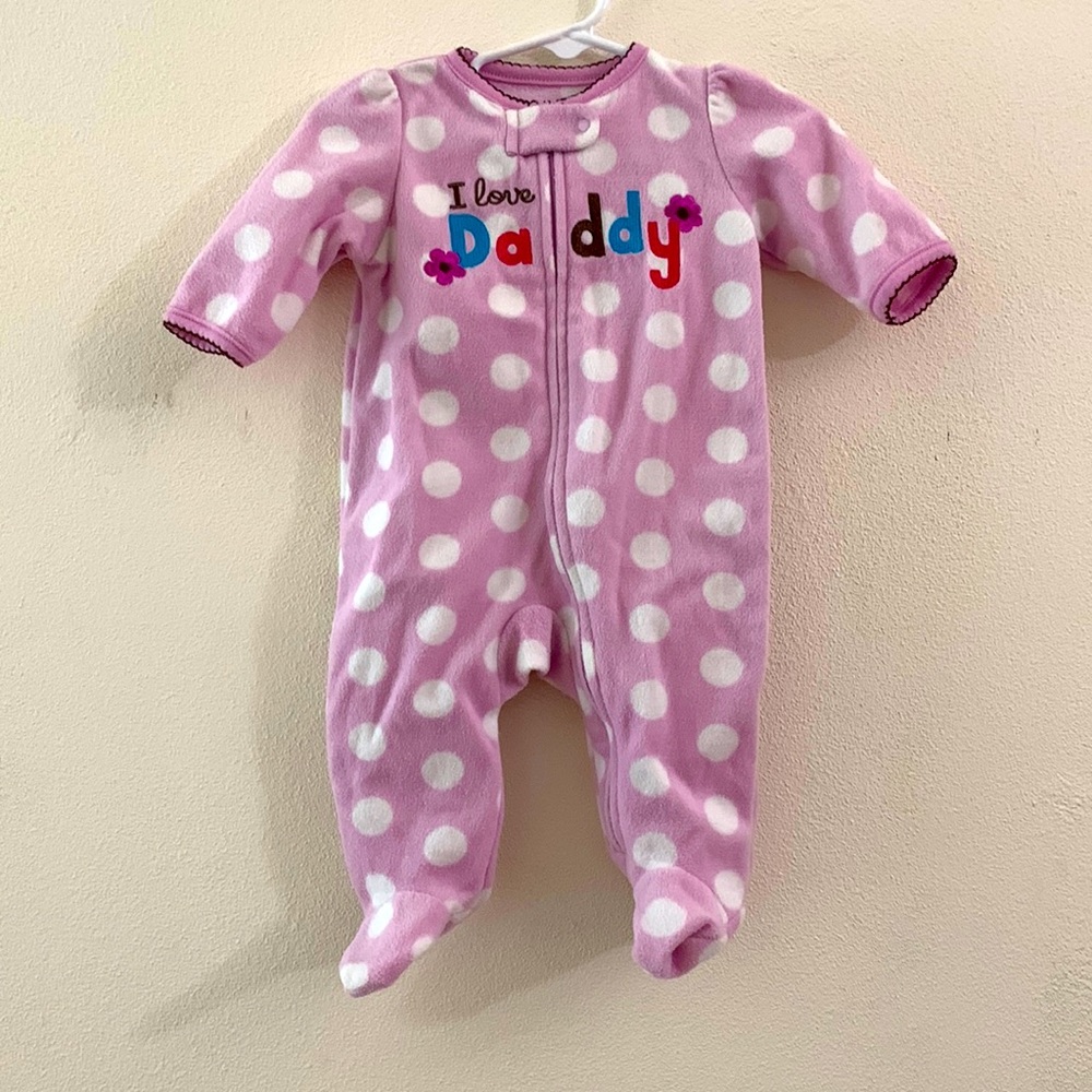 🦋 Carter’s Baby Girl Footie Pajamas. Size 0-3M. “I Love Daddy”.